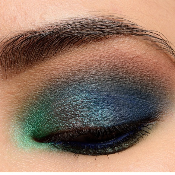 KVD 10 yr Anniversary palette. - Picture 3 of 10